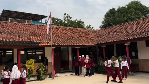 Pelaksanaan proker kelompok bertema “ Membudayakan literasi di sekolah dasar untuk menciptakan generasi cerdas sebagai bekal masa depan”  SDN 1 JAGAPURA LOR  #universitasmuhammadiyahcirebon #kkmumc #lppm #kkm2025 #jagapuralor 