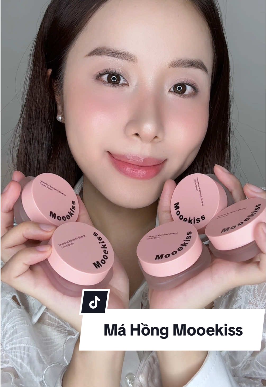 Má Hồng Mooekiss lên da căng bóng nhẹ nhẹ nhìn cưng lắm! Linh mê màu G102 với 10 dữ luôn😍 #mahong #blush #mooekiss 