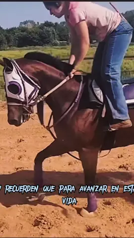 LA BELLA @𝐒𝐚𝐫𝐚𝐢 𝐥𝐨𝐲𝐚 💗 #mujervaliente #sierrabrava💟 #viraltiktok#cuartosdemilla #caballos 