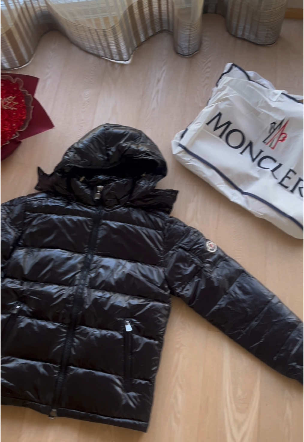 By order! Other models and colors available💕 Delivery time: 7-15 days Size: XS-3XL Price: 150€ WRITE TO ORDER! WORLDWIDE FREE SHIPPING! #inbutiik #foryourpagetiktok #foryourpage #viraltiktok #shoppingonline #worldwideshipping #freeshipping #moncler #monclermaya 