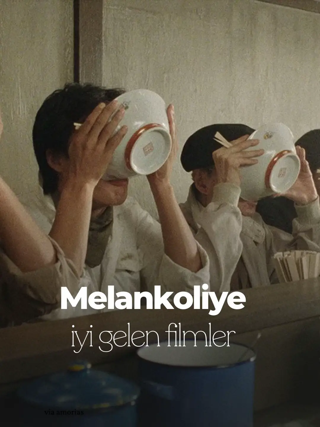 Bazen melankoli ağır gelir, insan hiçbir şey yapmak istemez ama yine de bir şeylerin sana eşlik etmesini beklersin. İşte bu liste tam da böyle zamanlar için hazırlandı. Bu filmler, yüksek tempolu, yorucu ya da gürültülü değil; aksine hayatın küçük ayrıntılarını, dostluğu, şefkati ve dinginliği öne çıkarıyor. #filmlistesi #sinema #melancholy #filmönerileri 