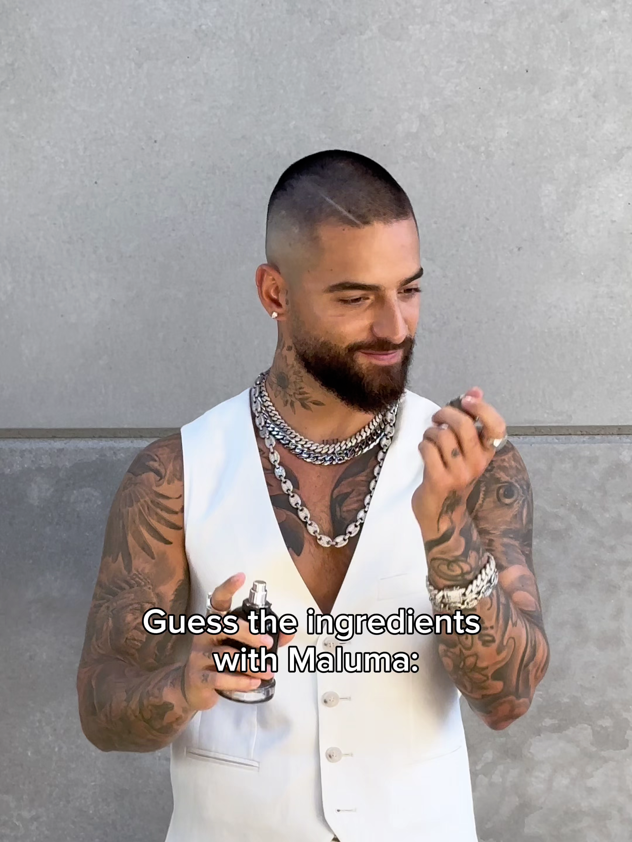 Putting #Maluma’s sensory skills to the test with BOSS Bottled Beyond #BOSSRecognizeBOSS #BeYourOwnBOSS @Juan Luis 