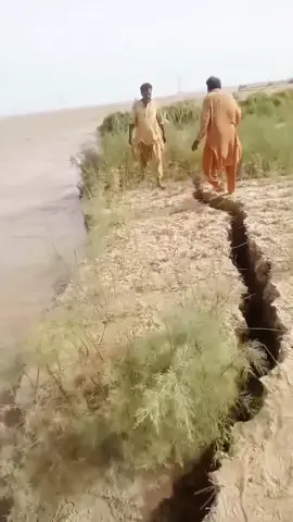 #flood#flashflood#naturedisaster#badweather#scarymoments @YunPu  @YunPu  @YunPu @Nature @oceanlife-fishing 