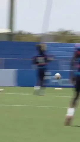 Aujourd’hui, ce n’est pas qu’un match…   C’est *Haïti contre la peur.*   Face à une équipe forte comme le Costa Rica de Keylor Navas,   nos Grenadiers sont prêts à se battre jusqu’au bout.   *Un match. Un peuple. Une mission.*   L’union fait la force 🇭🇹   Abonne-toi, partage… et laisse ton commentaire 🔥 #Haiti #Grenadiers #SelectionHaitienne #CostaRica #KeylorNavas 