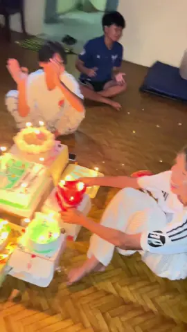 မွေးနေ့ဆုတောင်းပေးတဲ့ လူတယောက်ချင်းဆီတိုင်းနဲ့ အသင်းဖော်တွေအားလုံကိုလည်း ကျေးဇူးအများကြီးတင်ပါတယ်ရှင့်🙏🏻🫶🏻#birthday 