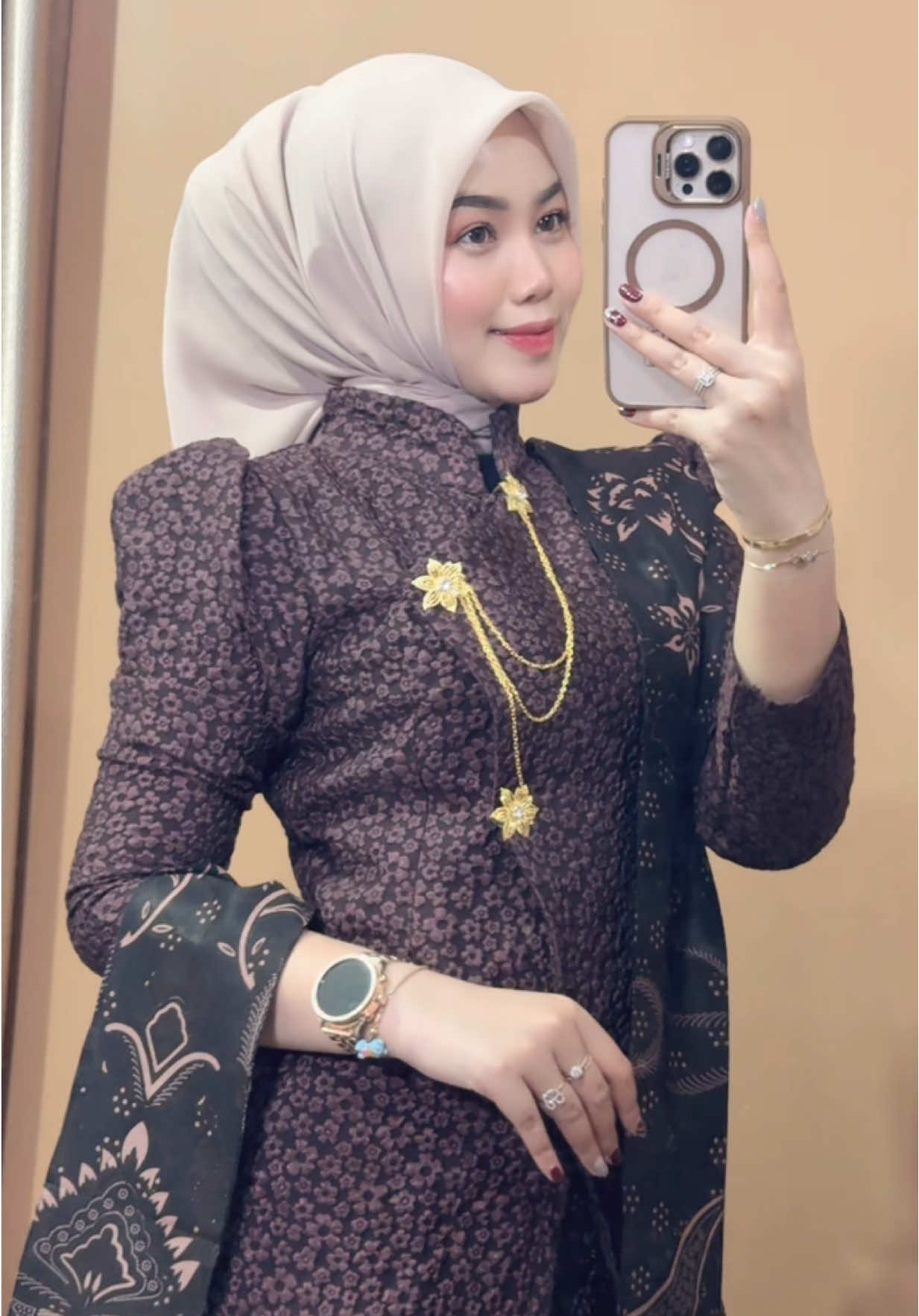 #kebaya #kebayajanggan #kebayamodern 