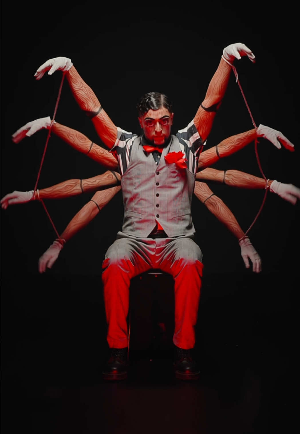 Who's the puppet when ego pulls the strings? 🎭 💄@ditta.mua @Ylenia Sigona  🎥 @_plug_giulio_ #urbantheory #perspectivematters #tutting 