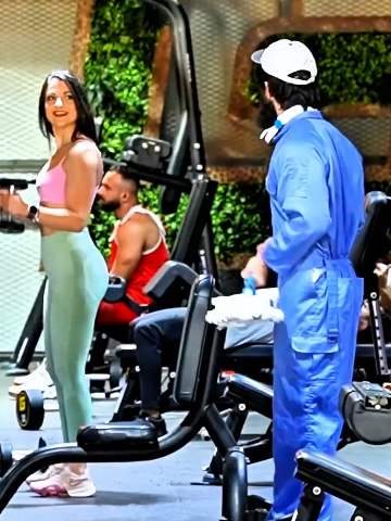 32KG Mop Shocks BodyBuilders and GIRLS in a GYM  #gym #prank #anatoly #GymTok 