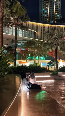 ngadem di taman TRIBECA central park🤭 #tribecacentralparkmall #citylightvibes #citylightjakarta #citylights #foryou 