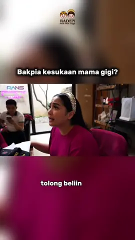 Siapa nih yang penasaran sama kelembutan bakpia hijau kesukaan mama gigi?