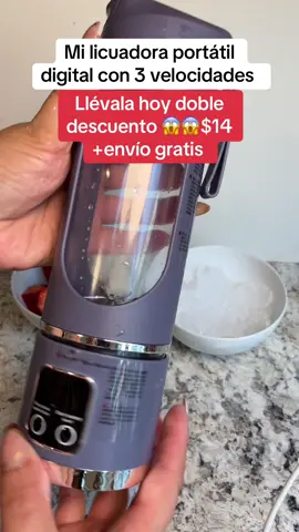 Mini licuadora portátil puedes llevarla a cualquier parte viene con usb para una carga fácil diseño a prueba de fugas para batidos ahora está a muy buen precio más envío gratis #tiktochopholidayhaul#tiktochopblackfriday#tiktokchopcibermonday#falldealsforyou 