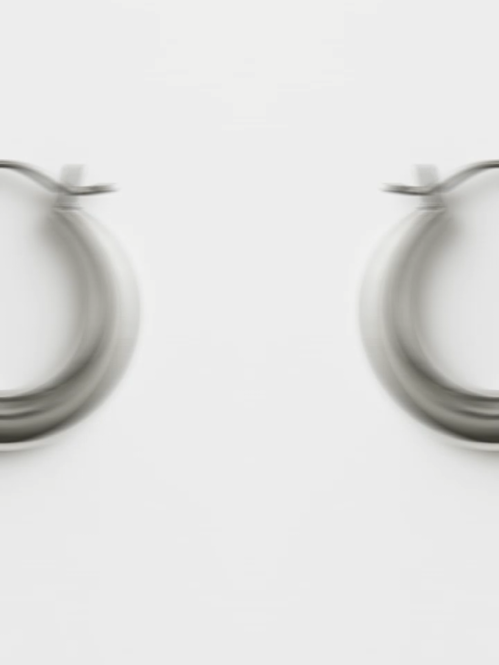 ✨ Must-have accessory! ✨ Elevate your everyday look with these chic crescent hoop earrings 🤍 ✔️ Elegant & versatile ✔️ Perfect for any outfit #tiktokfinds #earrings #creatorsearchinsights 