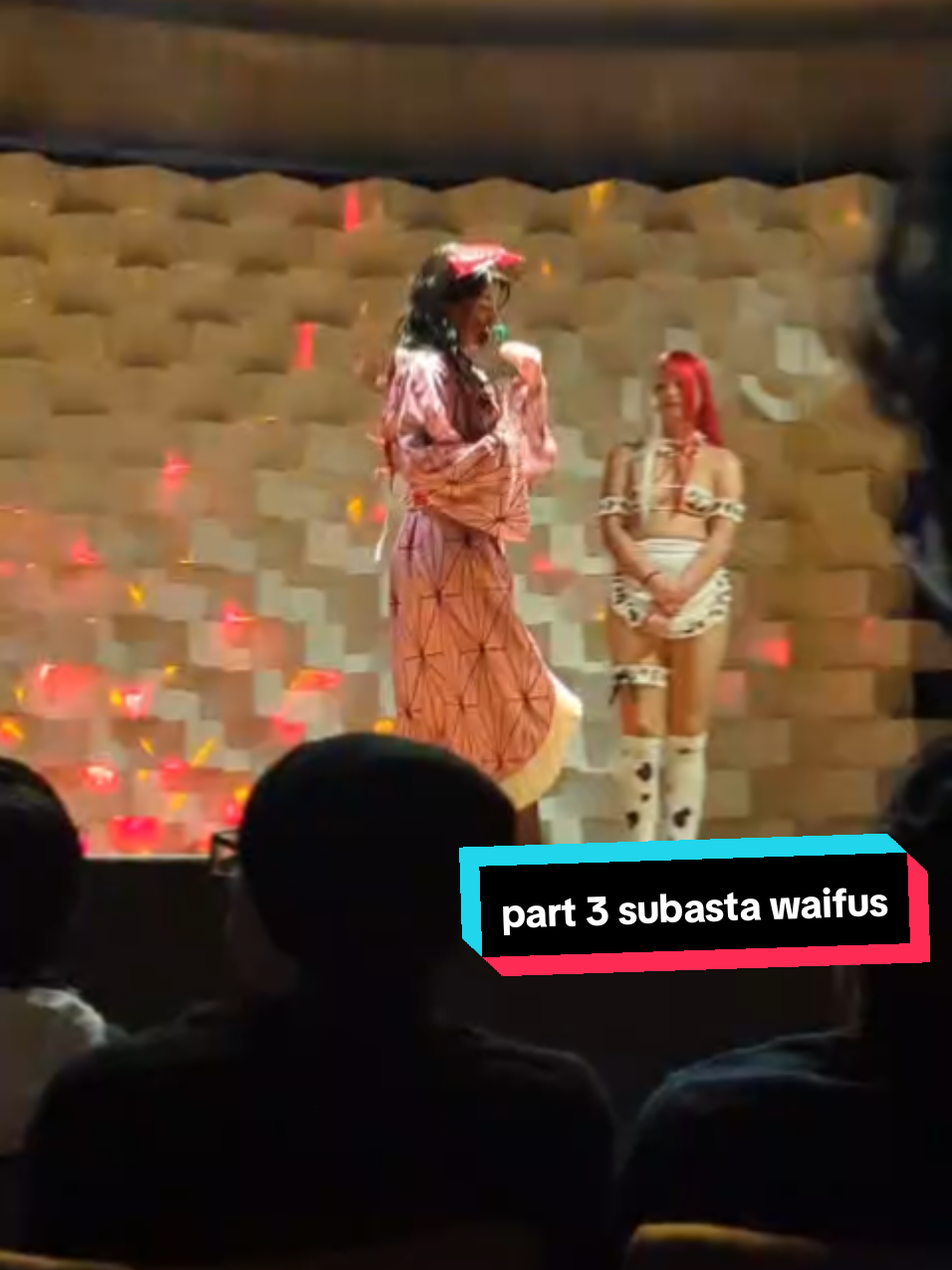 Subasta de Waifus 🤔 nezuko cuando nadie la ve jajaja  En POW tenemos todas las figuras que tú quieras al mejor precio 🫢 #subasta #anime #eventoanime #cosplay #demonslayer 