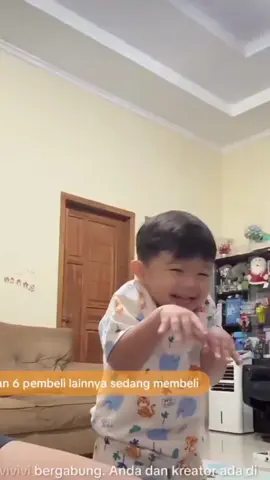 setiap live selalu ada gebrakan baru #sohoney_jr #solusianakgtm #abe @ABEABEABE 