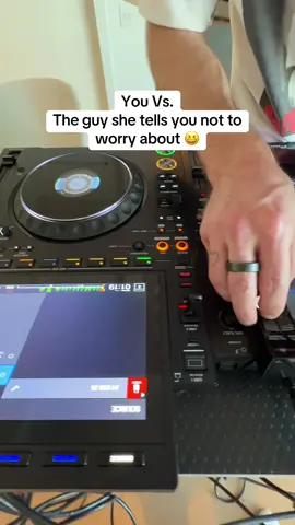 😆😆 CDJ 3000X vs. CDJ 2000NXS2 #dj #pioneerdj #alphatheta #cdj3000x 