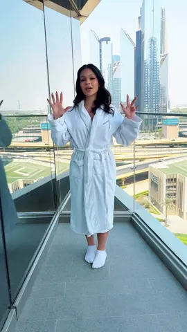 lookzinho pro deserto de Dubai😍#karambalivia #liviarafaelle #foryou #fyp 
