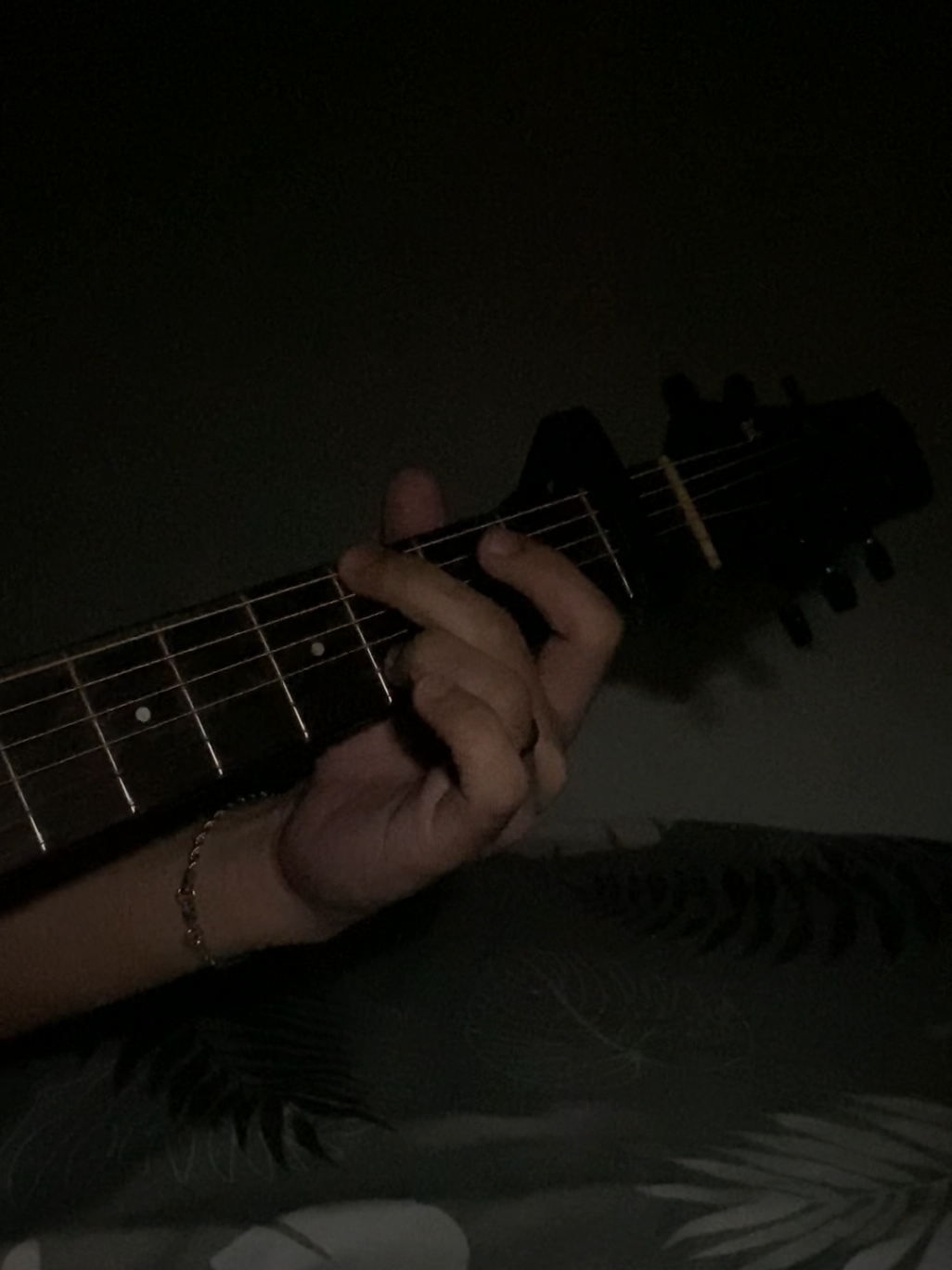 Tenerife sea by Ed Sheeran acoustic guitar cover. 🩷 not so perfect but ✨ #fyp #guitarcover #guitartok 