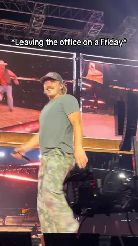 I wanna know the story behind the shirt tho #morganwallen #fyp #toronto @morganwallen @GavinAdcockMusic 