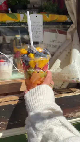 the best days are ahead 🍂🤎 #farmersmarket #fallvibes🍂 #fallmarket #fallactivities #fallaesthetic @Visit Milwaukee @Discover Milwaukee @East Town Association 