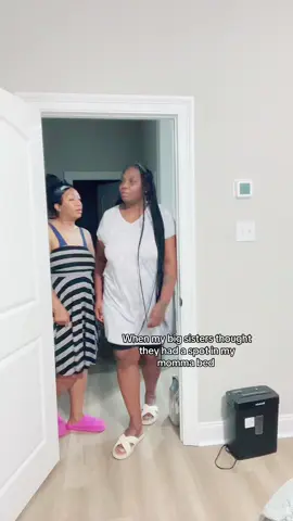 Now why they thought that?!!! 🤣 #sisters #littlesister