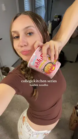 Make buldak noodles with me as a spice INTOLERANT 🌶️🍜 #buldak #buldakcarbonara #cookwithme #noodles #spicy 