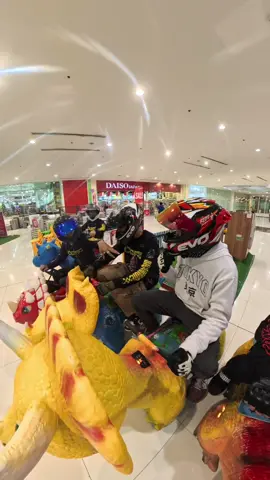Niyaya ka mag rides. Kaso sa mall🤦