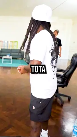 Kai Cenat Asks Tota What His Shoe Size Is! 👟😂