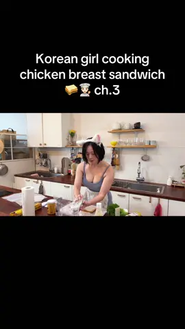 Korean girl cooking chicken breast sandwich 🥪👩🏻‍🍳 ch.3 #gawonaa #wony #koreangirl #korean #gymgirl 