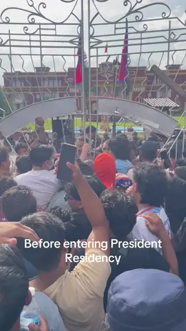 Before entering President Residency #presidentsresidence #day2protest #murderersakar #nepalprotest #genz_protest 