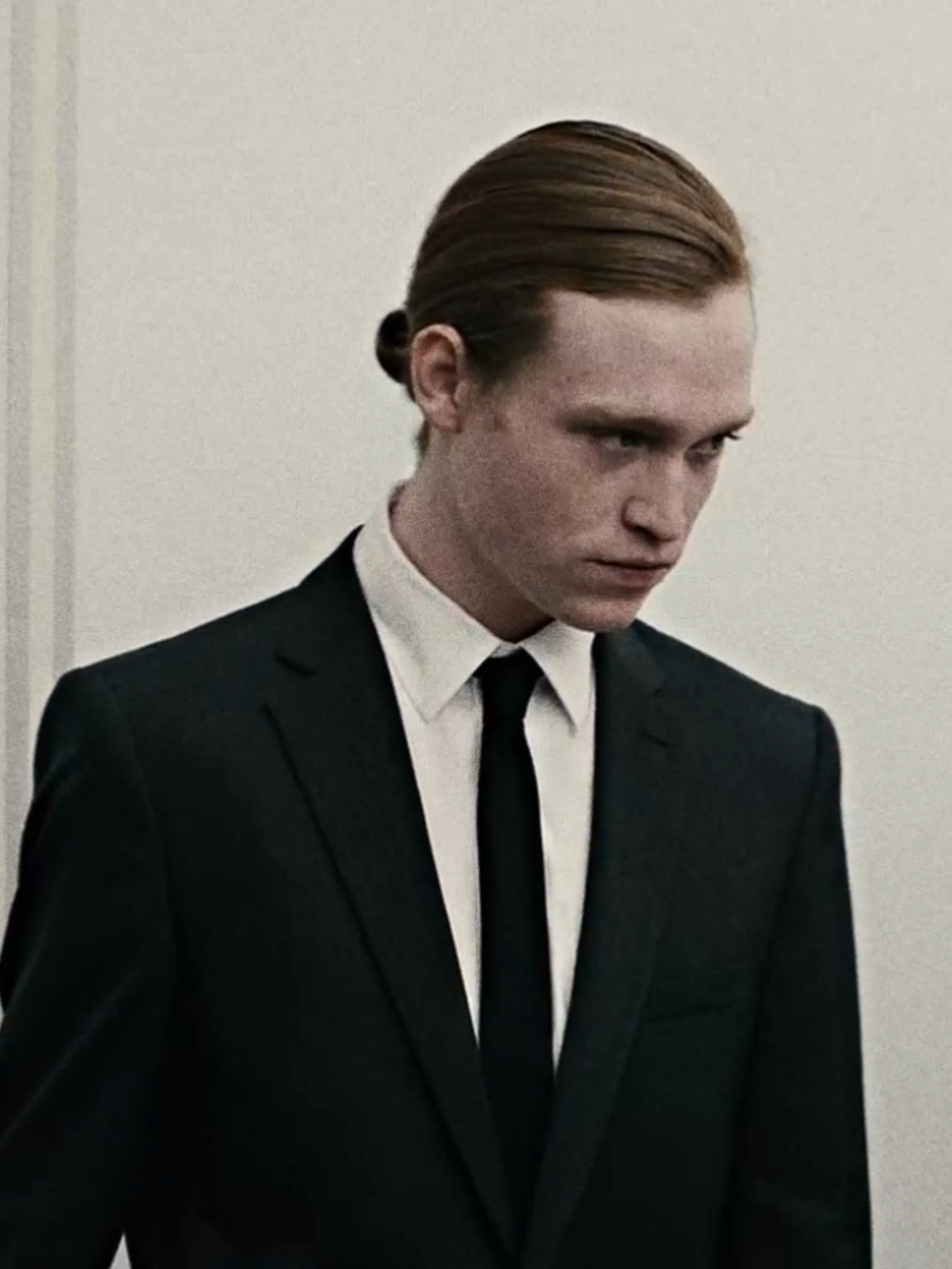 If you admired Caleb in Dracula: A Love Tale, I recommend watching him in Antiviral. Beyond its daring body-horror premise, his restrained yet powerful performance is extraordinary. It was through this film that I first came to appreciate his acting. he is undoubtedly one of the most underrated actors of his generation #caleblandryjones #sydmarch