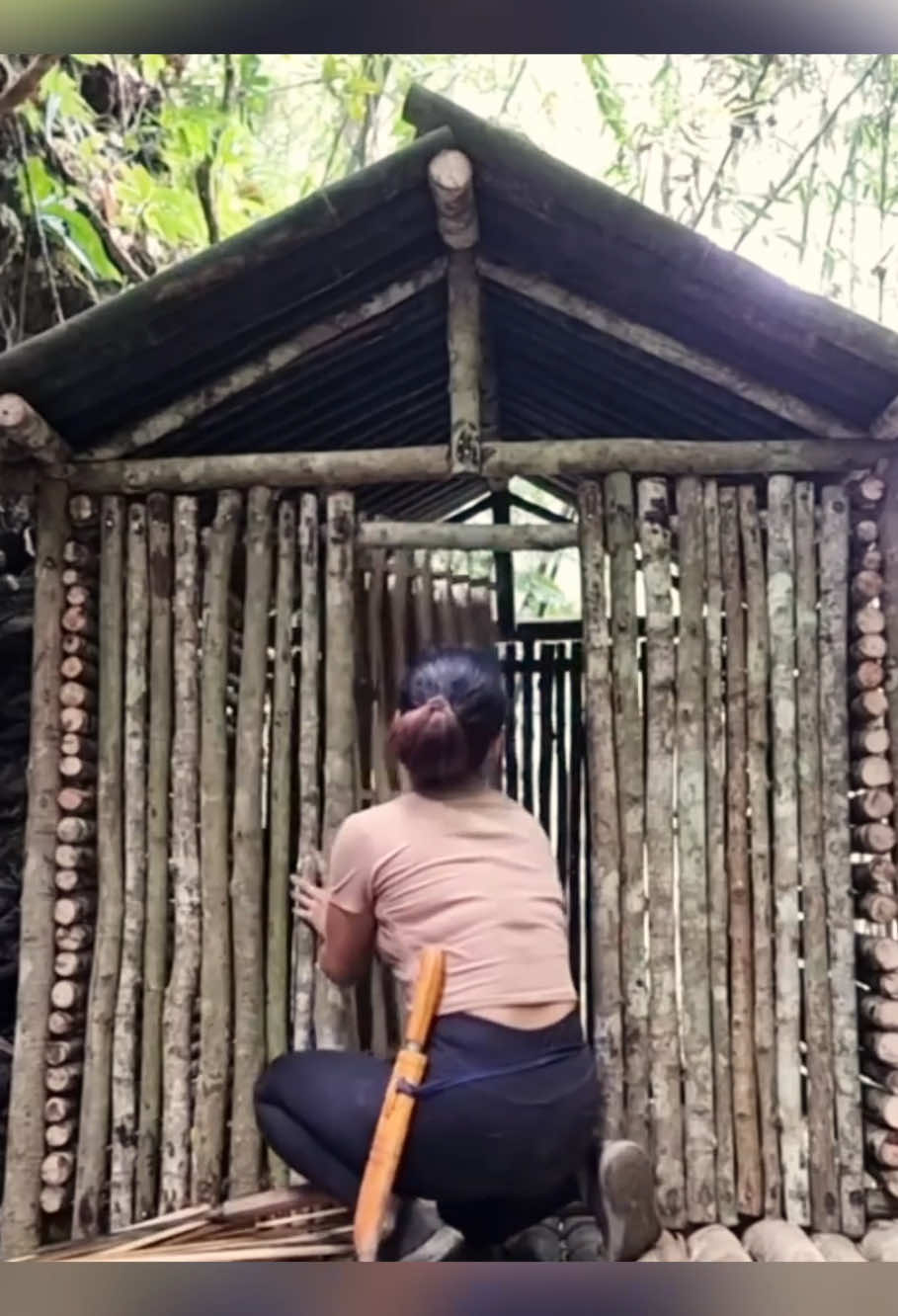 #survival #shelter #bushcraft #camping #foryou #treehouse #fyp 