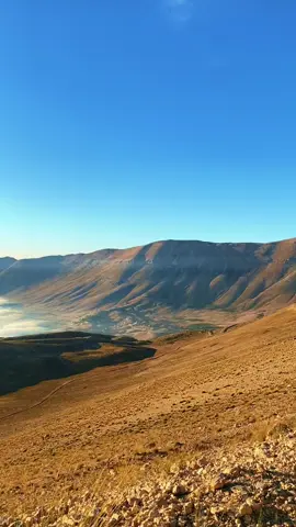 #لبنان #لبنان🇱🇧 #لبنان_مصر_الخليج_سوريا #منظر_جميل #منظر_طبيعي #غروبالشمس #بشري #الأرز #عيناتا_الأرز #قرنة_السوداء #راحه_نفسيه #طبيعة_خلابة #fyp #foryou #foryoupage #explore #explorepage #explorepage✨ #viral #viralvideo #tiktok 