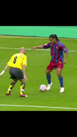Ronaldinho's Unreachable Skills & Tricks🌟🤯 #footballislife4_ 