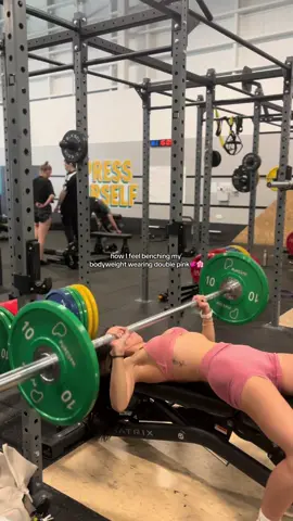 love my double pink fit days💞🌸 #gym #bench #gymgirl #gymmotivation #weightlifter 