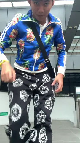 casual x lokal??💋🥶😵‍💫#fitcheck #4u #kalcerstyle #spotfoto #fypviralシ 