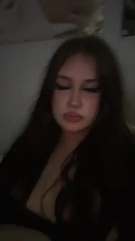 im broke#girl #foryoupage #wlw #wlm #girlssupportgirls 