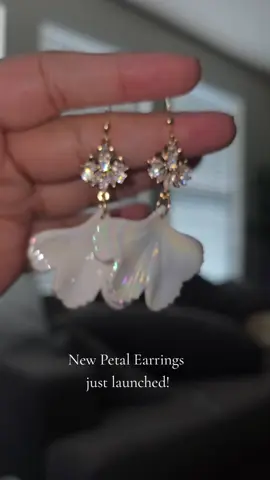 how pretty are these!! live now in my shop ♡ #petalearrings #jewelrydesigner #SmallBusiness #goldfilledjewelry #flowerjewelry 