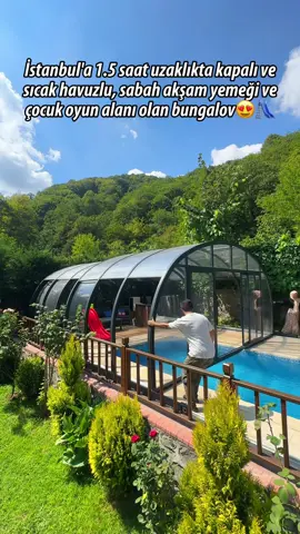 İstanbul'a 1.5 saat uzaklıkta kapalı ve sıcak havuzlu, sabah akşam yemeği ve çocuk oyun alanı olan bungalov😍 📍  Rezervasyon, detaylı bilgiler, ve her bütçeye uygun çok daha fazla bungalov evler için @burmusturizm - Telefon & Whatsapp: 0850 302 02 07 veya www.burmusturizm.com.tr Web sitemizden bu ve bütün evlerin fiyatlarını ve müsait tarihlerini görebilir, online olarak rezervasyon yapabilirsiniz. 🏡  Evin Kodu : BURMUS-099 🗺  Konumu : Sakarya / Sapanca  🔍 Web sitemizin en üst kısmında ''Ne Zaman?'' bölümünden ''İsim ile ara'' kısmına kısaca 099 yazarak eve ulaşabilirsiniz. Aynı evden yan yana 2 tane bulunmaktadır. Biz 2 numaralıda kaldık. 🏡 3+1 Evimiz 400 m2 Müstakil arsa içerisindedir . 🏡 Aynı konseptlerde 1+1 evimizde bulunuyor. 🌅 Vadi manzaralı 👨‍👩‍👧‍👦 Sadece aile için uygundur. ⛔️ Alkol yasaktır ⛔️Evlilik şartımız bulunmaktadır. 🛌 2 Adet çift kişilik yatak, 1 Adet park yatak,, 2 adet büyük koltuk takımı 👨‍👩‍👧‍👦 Max 4 Yetişkin 12 Yaş Altı 2-3 Cocuk konaklamalarına uygundur. 💹 Takvimdeki fiyatlar 2 yetişkin 2 çocuk için geçerlidir. Yetişkin sayısı arttıkça fiyatta artmaktadır. 🛁 2 adet banyo (1 tanesi ebeveyn ) 🎯 Oyun alanı (Trambolin,Oyun evi,salincak,kaydirak ) 🏊‍♀️ Sıcak - Isıtmalı Havuz / Eylülden sonra üzeri kapalı havuz 🥘 Yetişkin kişi sayısınca kahvaltı dahil.(Bungalova geliyor) 🍱 Lokanta Emil'de Akşam yemeği - Sulu Yemekler, Pide, Lahmacun Kebap vs. 🎯 2 Yetişkin gelindiğinde 1000tl'lik 3 yetişkine 1500tl'lik 4 yetişkine 2000tl'lik yemek limiti veriliyor. 🔥 Ateş çukuru 🔥 Doğalgaz ile ısıtma 🍗 Barbekü 🎡 Salıncak 💦 Klima 📶 İnternet - WiFi 🍽 Tüm Mutfak Gereçleri 🚰 Su deposu ⚡ Jeneratör 🧯 Yangın Tüpü 🚗 Ücretsiz Kapalı Otopark