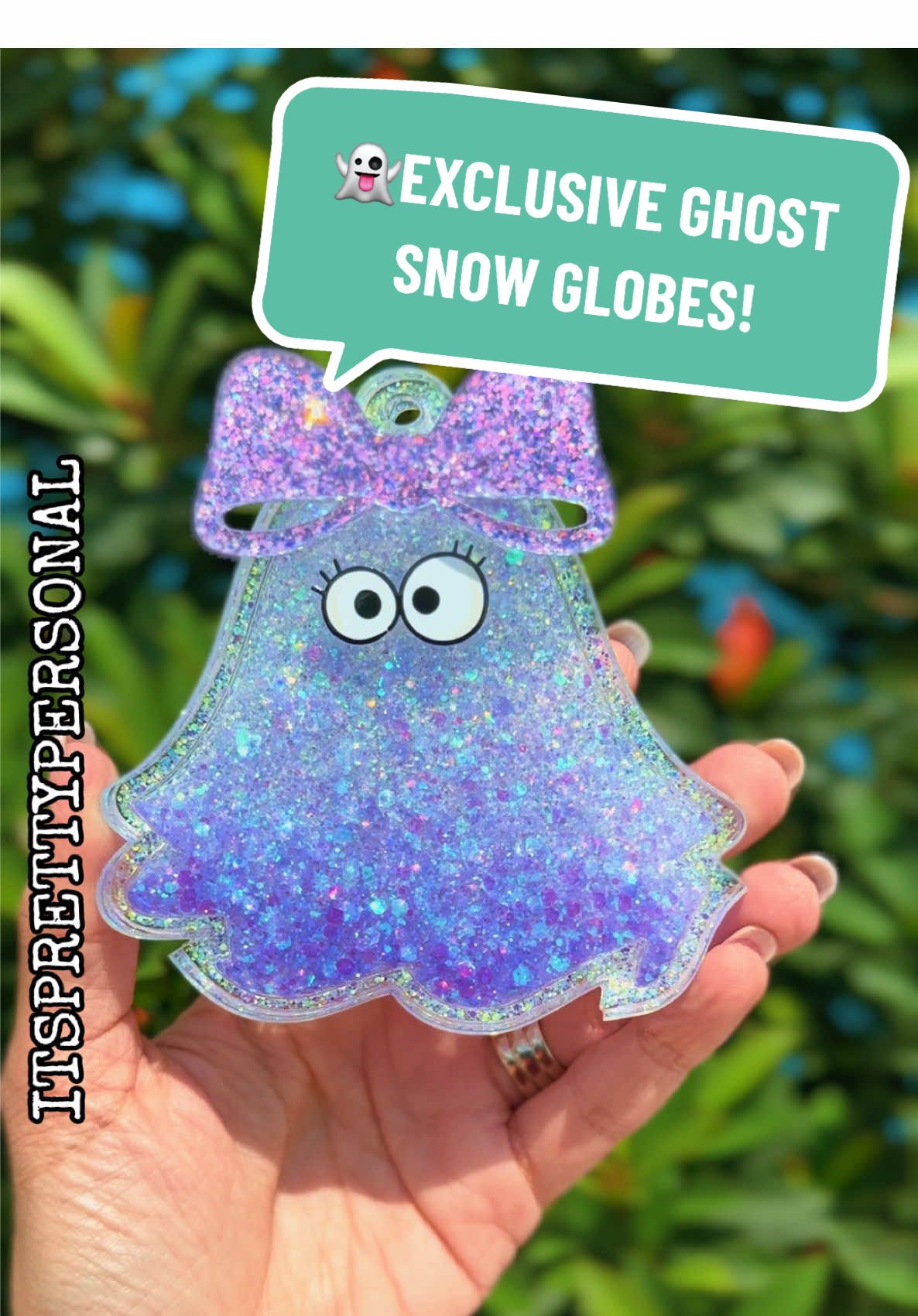 What shapes do you want to see next? Let us know! #exclusive #glitter #crafter #snowglobeornament #snowglobecup 