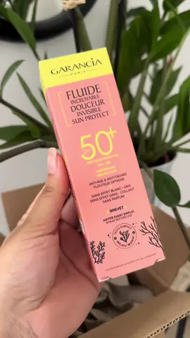 #publicité | #tiktokshop | Stop aux solaires qui collent avec @LABORATOIRE GARANCIA  👉🏼 Voici le SPF 50+ Fluide Incroyable Douceur Invisible de Garancia Paris. Il protège, hydrate, et disparaît instantanément ✨ Invisible, léger, efficace 💛 Dis-moi en commentaire si toi aussi tu galères à trouver LE solaire parfait #spf #glowingskin #fyp