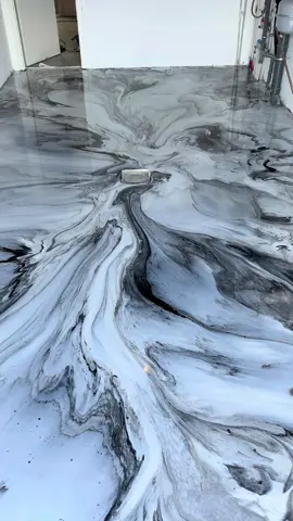 Un sol en résine à faire chez vous? Envie d’un peu de show? Ou alors du traditionnel ? +32 471 42 67 94(whatsapp)  ▶️ @resina  ⚡️🎨 #epoxy #resine #epoxyresin #epoxyart #resin 