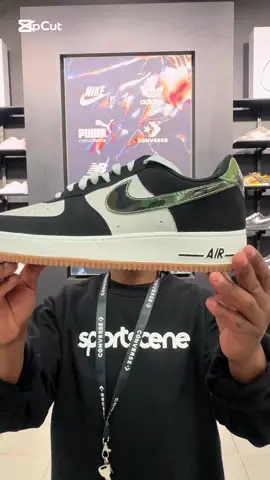 Nike White/Black Air Force 1 Low Retro available in-store at Sportscene Bethlehem. Price: 🚨R2599,95 Code: 98-61044113-9 #sneakerhead #airforce #sportscene #bash #louiekhalane  @J-Cob Mofokeng 