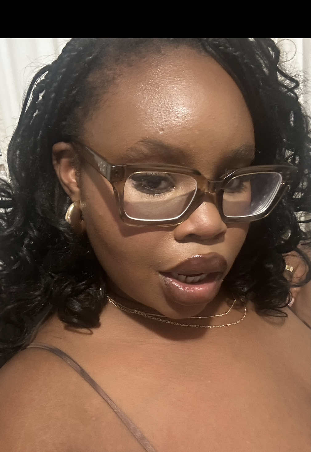 So here’s a little bit about me🎨🤹🏾‍♀️ ##ABSCRACT##paint#fypage##Torontoart##artistinart Check out my new website link in bio 🔗 http://zyionxx.myshopify.com