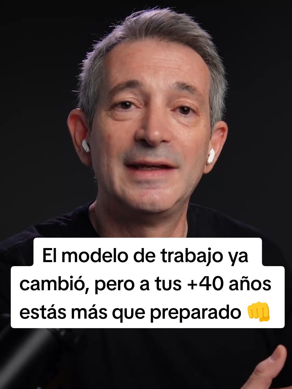 El mundo cambió, los modelos de estudio y empleo ya no son lo que eran. Pero tú a tus +40 años, tienes suficiente experiencia para afrontar esos cambios y reinventarte. #adrianthecoach #empleo #trabajo #reinvencionprofesional #emprender 