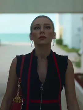 Her walk😍#esterexposito #esterexpositoedit #bandidos #fyp #blowthisup 