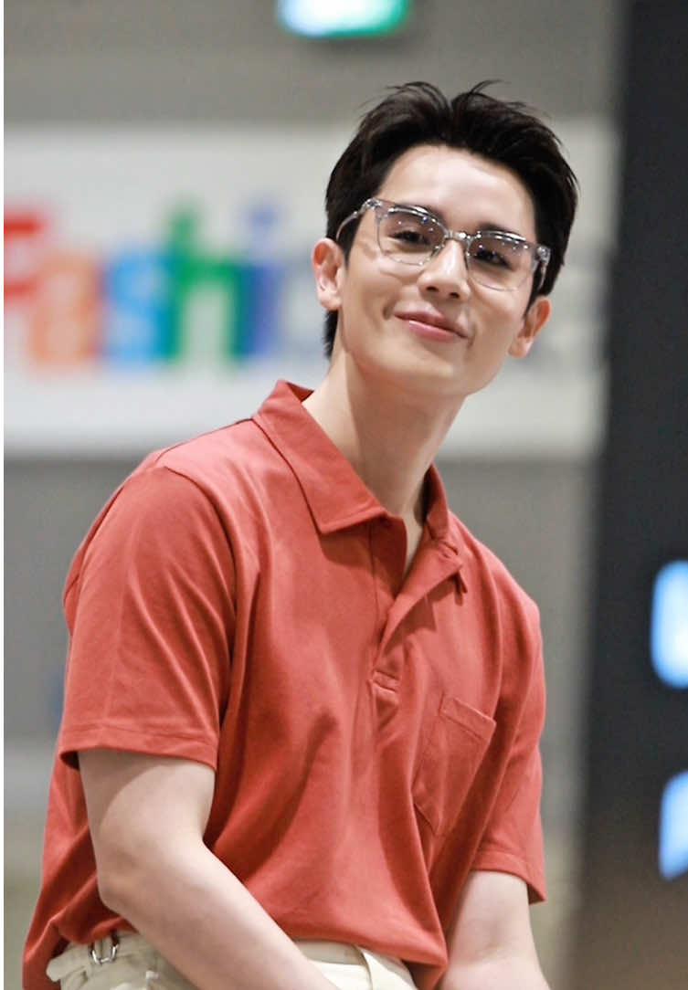 ถ้านี่ไม่ใช่คนที่ภูมิใจในตัว Tiny ที่สุดㅠㅠ รักพี่จิมไม่เสียใจเลยสักวัน 🥺💜 #jimmyyjp @Jimmy_Jitaraphol 