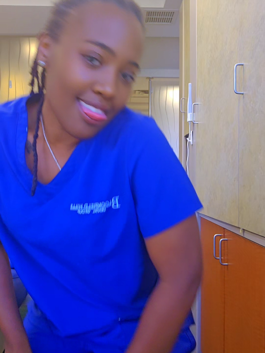 im bored frfr today at work... life as dental hygienist #dentallife #dentalhygienist #hygienist 