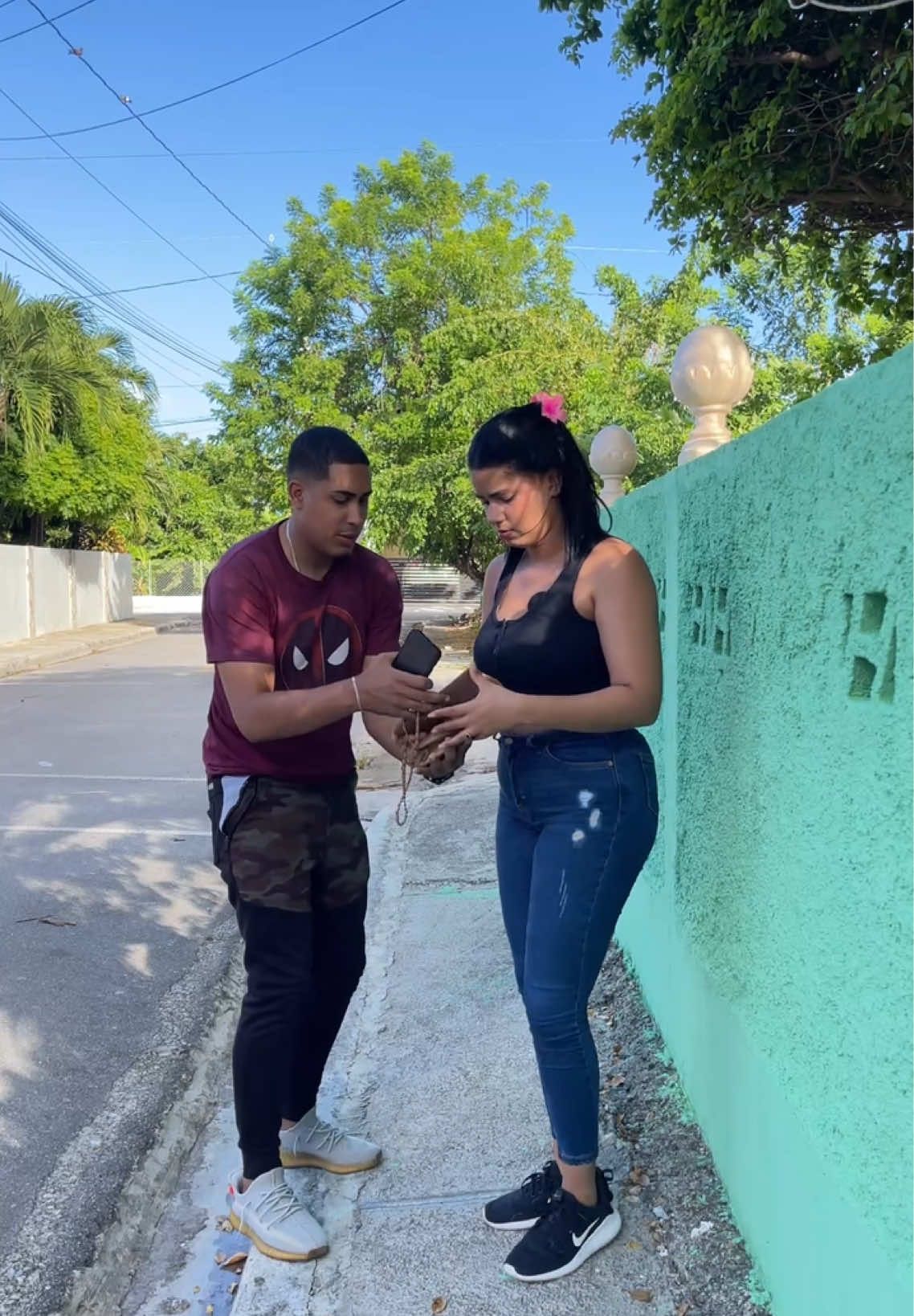 🛑 Un mal acto que pudo terminar muy mal para esta joven 🛑