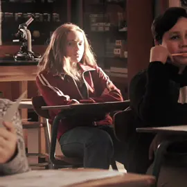 her hair in s5 looks so good #dvloss_ #fypシ #edit #foryou #xyzbca #foryoupage #viral #strangerthings #strangerthingsedit #maxmayfield #maxmayfieldedit #getthisviral 