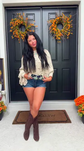 finally fall!! (Except it’s still 90 degrees in FL😤) #westernfashion #westernstyle #outfitoftheday #cowboyboots #falloutfit 